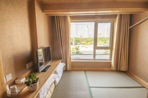 Traditionele kamer | Een bureau, verduisterende gordijnen, gratis wifi