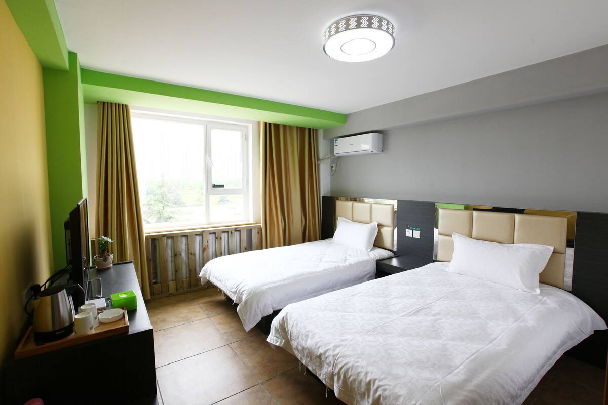 Desk, blackout curtains, free WiFi