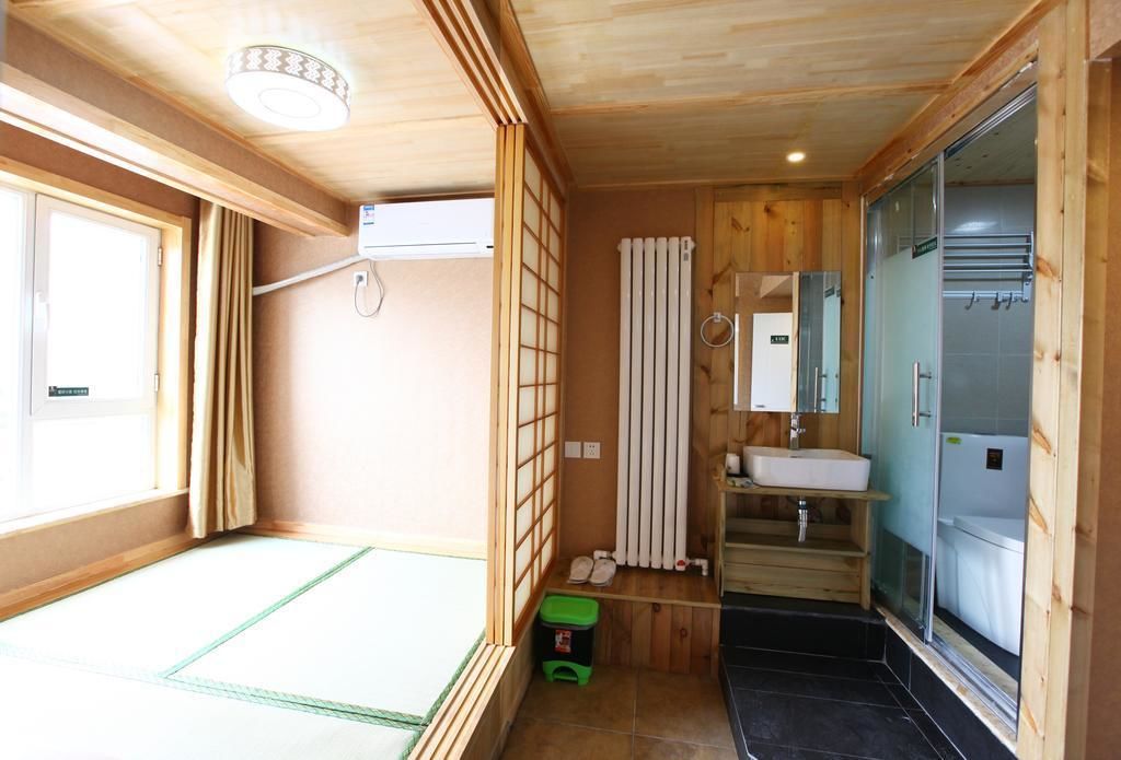 Tatami Room | Desk, blackout drapes, free WiFi