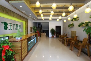 Quầy tiếp tân