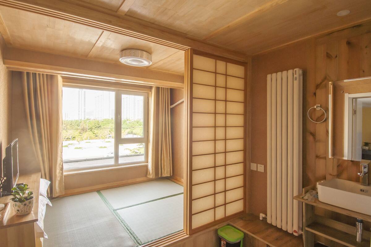 Desk, blackout curtains, free WiFi