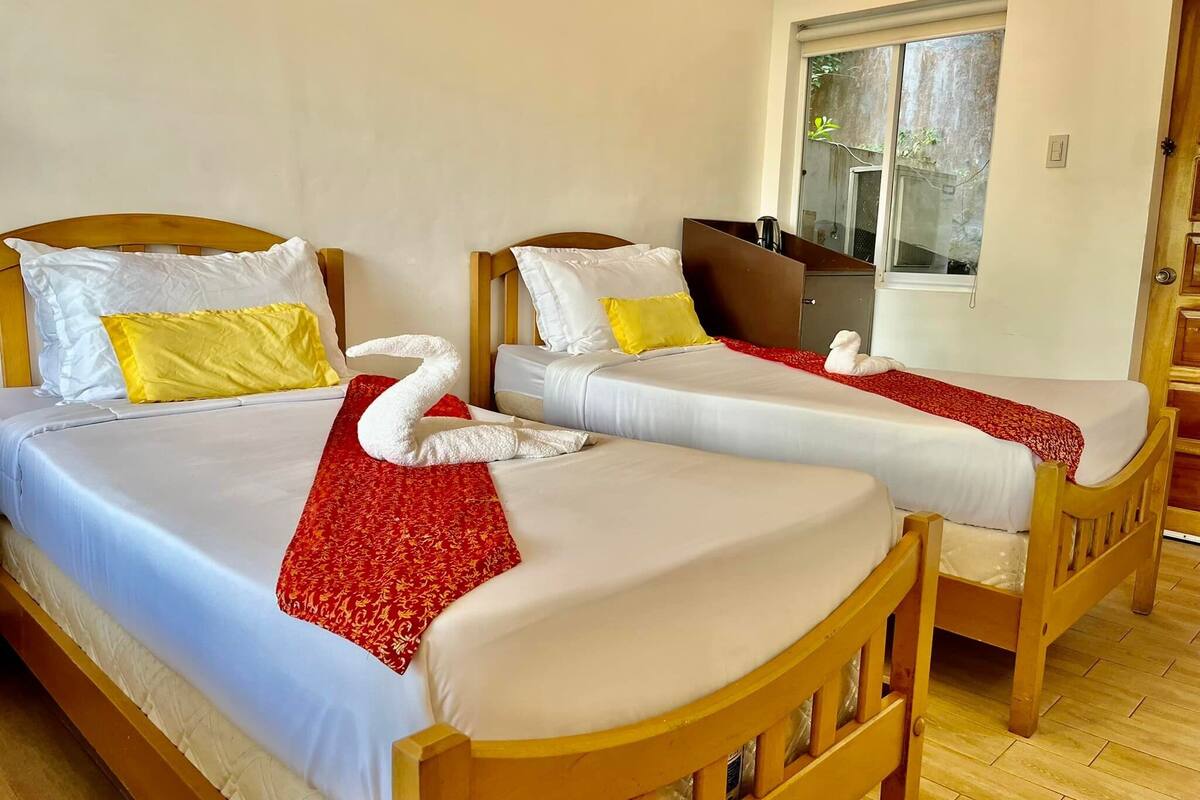 Standard Twin Room | Desk, iron/ironing board, free cribs/infant beds, free WiFi
