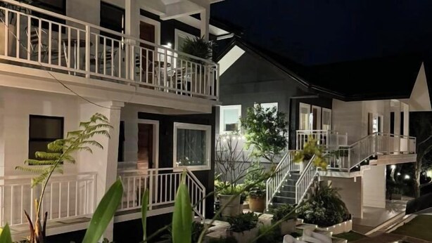 Ảnh chưa phân loại, 1 trong số 63 ảnh, nút