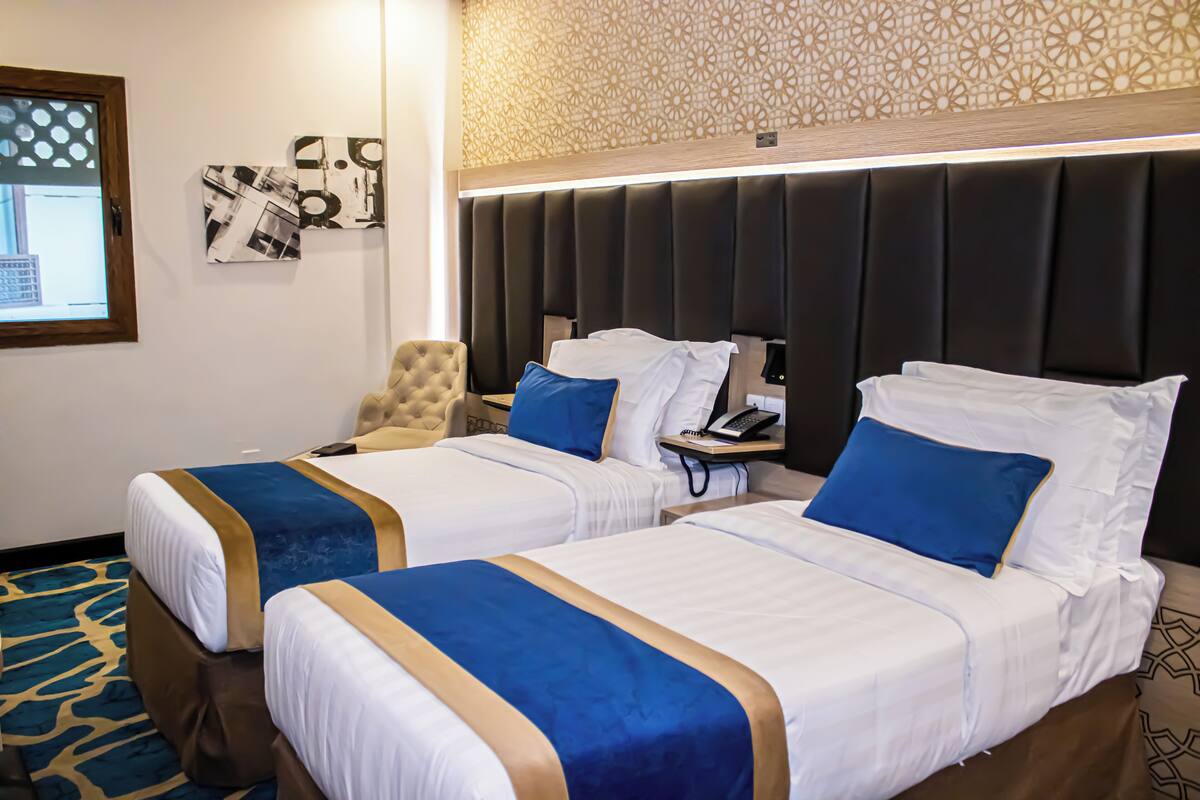 Phòng 2 giường đơn Deluxe | Bàn, truy cập Internet không dây miễn phí, trang trí khác biệt 
