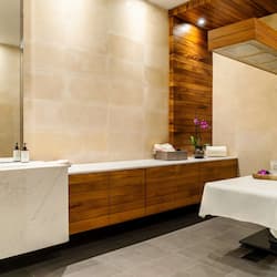 Couples treatment room(s), sauna, hot tub, steam room