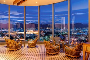 2 restaurants, breakfast, lunch, dinner served; Japanese cuisine 