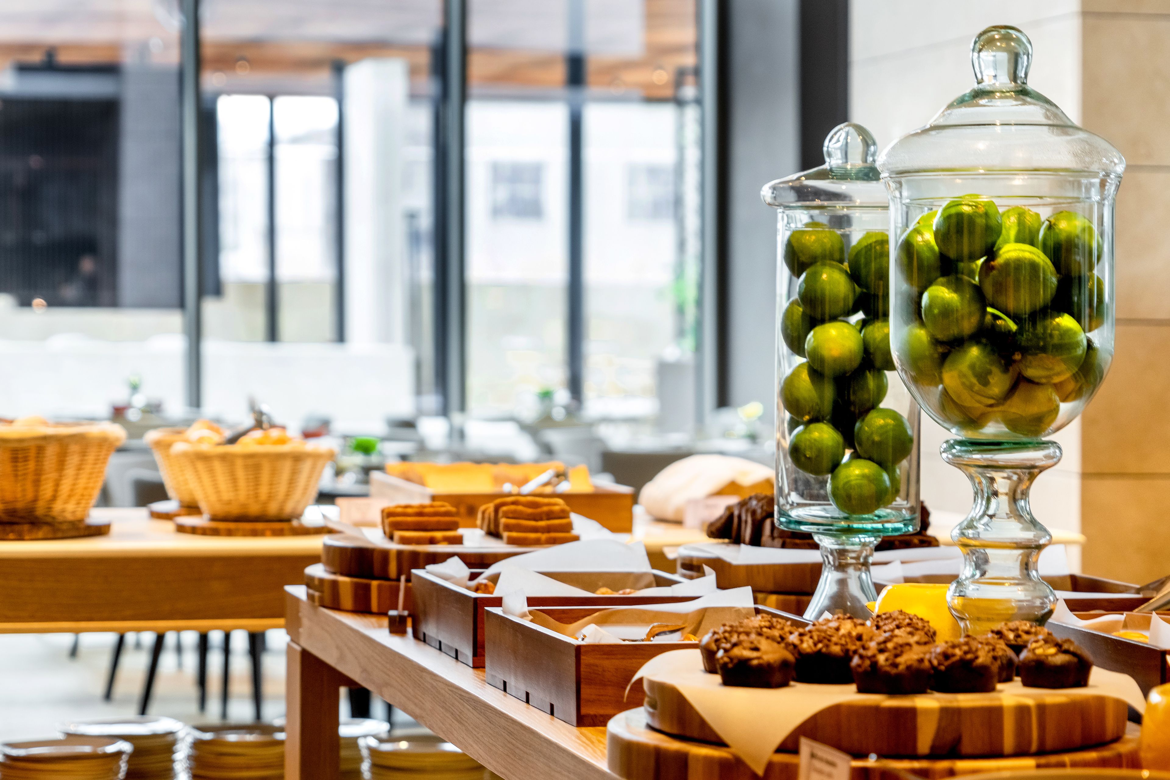 อาหารเช้าแบ  บบุฟเฟ่ต์ทุกวัน (COP 87000 ต่อคน)