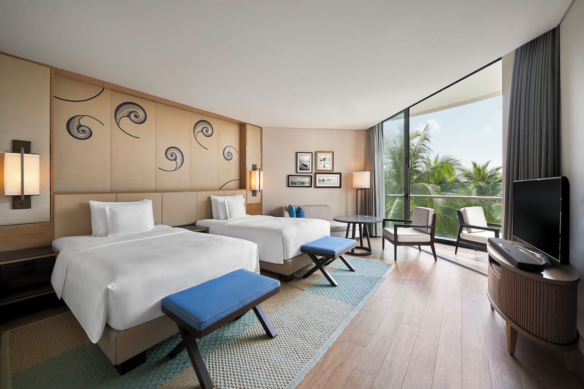 1 bedroom, Frette Italian sheets, premium bedding, down duvets