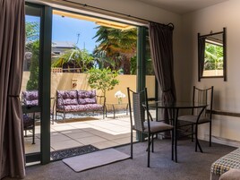 Habitación, 2 habitaciones, bañera de hidromasaje | Vistas desde la habitación