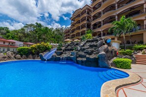 Pool - Large 3 BR Condo, Panoramic Ocean Views, 5 Min Walk to SPECTACULAR BEACH (Garabito)