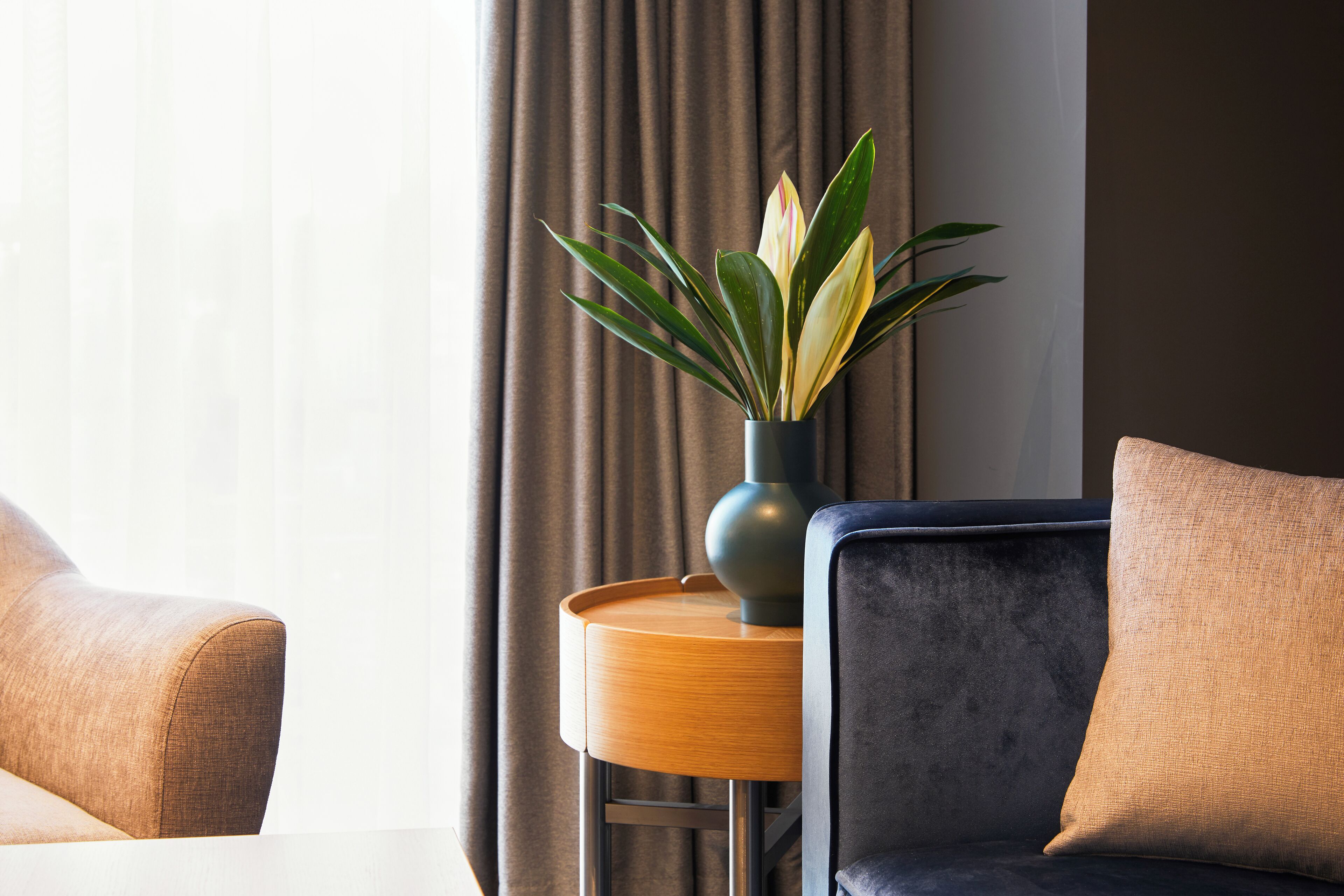 Conor Suite Room | Premium bedding, down comforters, in-room safe, desk