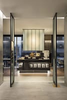 Desayuno buffet diario (KRW 31500 por persona)