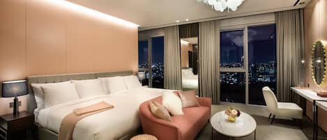 Premium bedding, down comforters, in-room safe, desk