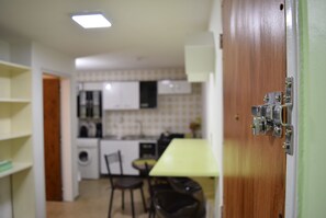 Apartamento ejecutivo, 1 habitación | Ropa de cama de alta calidad, caja fuerte, tabla de planchar con plancha