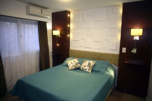 Ropa de cama de alta calidad, caja fuerte, tabla de planchar con plancha