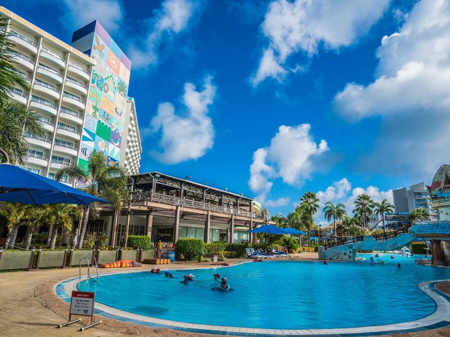 5 outdoor pools, cabanas (surcharge), pool umbrellas