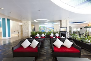 Lobby sitting area - Saipan World Resort (Saipan)