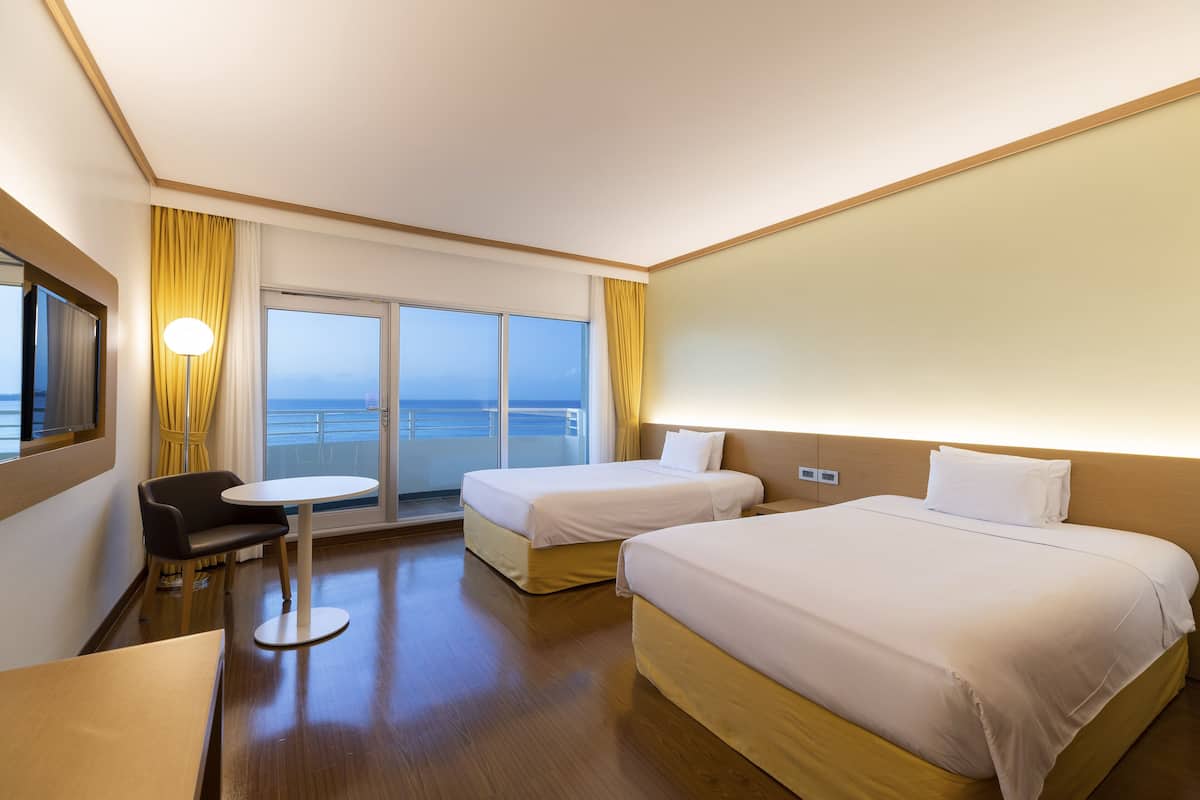 deluxe room, ocean view | premium bedding, in-room safe, desk, blackout curtains