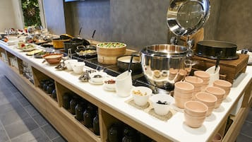 Desayuno buffet todos los días (con cargo)