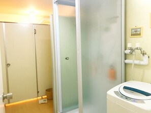 Twin Room, Shared Bathroom | Bathroom | Free toiletries, hair dryer, slippers, towels - Heart'n Tree (Tsurui)