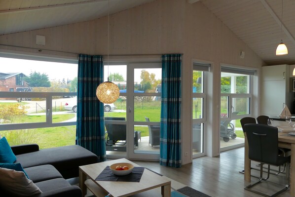 Smart TV, fireplace, DVD player, books - Holiday house "Poseidon" with proximity to the beach & the Baltic Sea on the island of Poel (Vorwerk / Insel Poel)