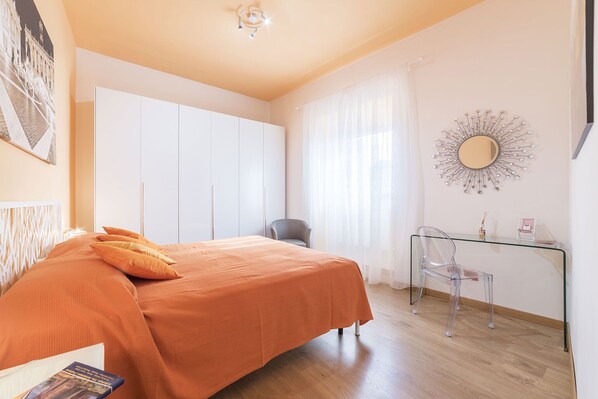 2 bedrooms, desk, iron/ironing board, free WiFi