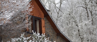 Charming 3* chalet 5 minutes from Luchon Centre and 15 minutes from Peyragudes. Enclosed garden
