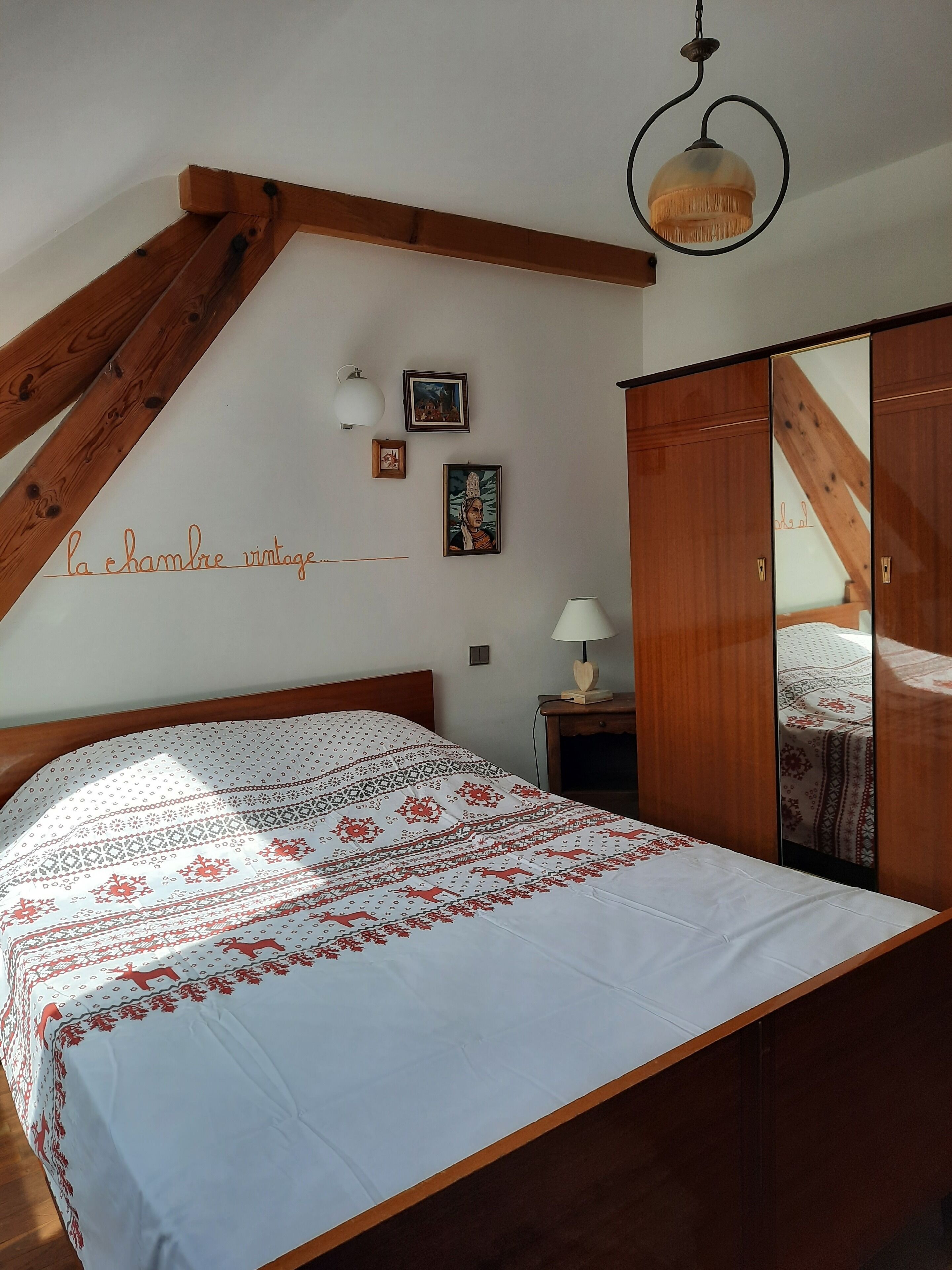 5 bedrooms, soundproofing, iron/ironing board, free WiFi