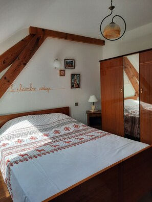 5 camere, insonorizzazione, ferro/asse da stiro, Wi-Fi gratuito