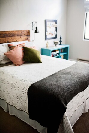 2 bedrooms, iron/ironing board, travel cot, free WiFi