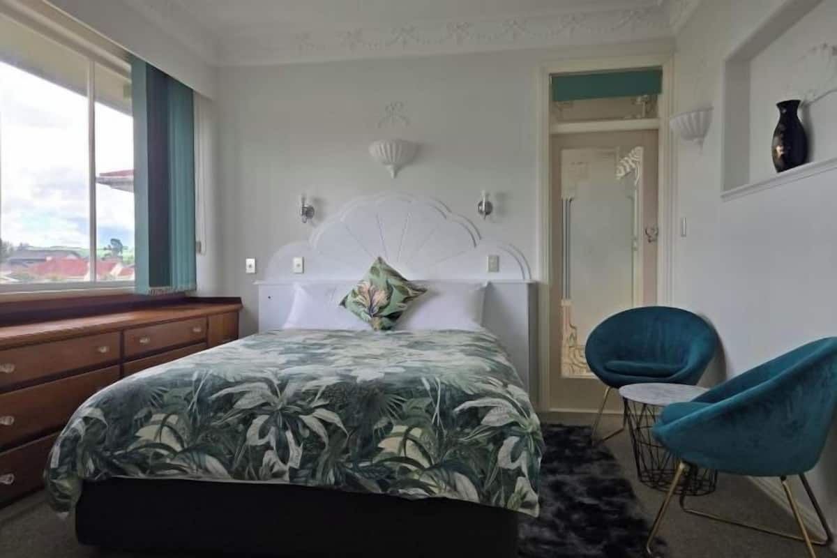 1 bedroom, premium bedding, pillow-top beds, free minibar