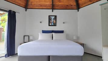 Premium bedding, pillowtop beds, free minibar, blackout drapes