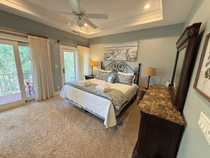 4 bedrooms, iron/ironing board, free WiFi, bed sheets - Ocean Views, Steps to the Beach & GP Pools, Monthly Long Term discounts (Isle of Palms)