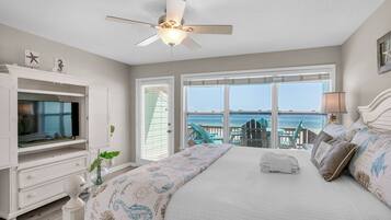 3 bedrooms, iron/ironing board, travel crib, free WiFi