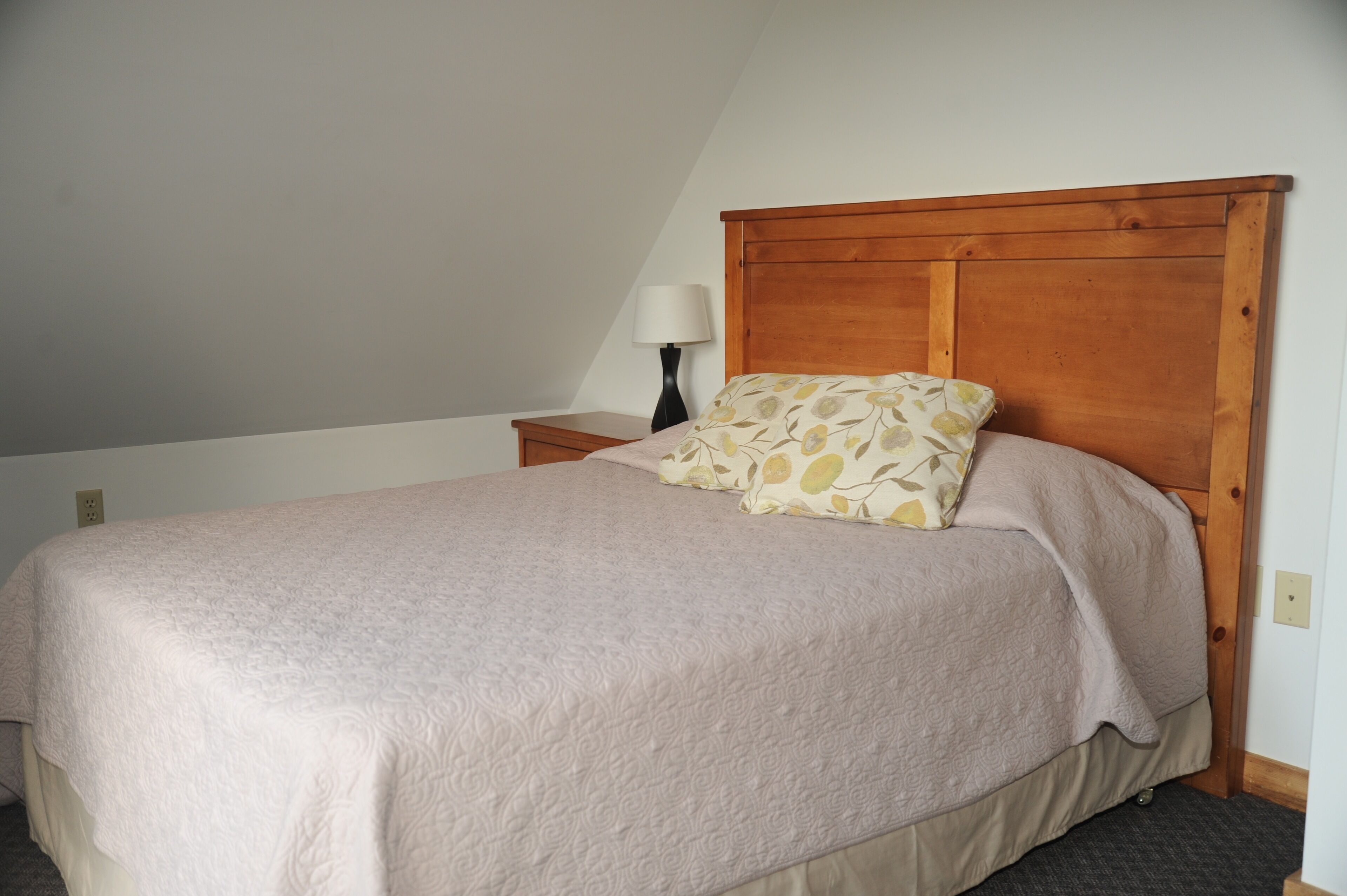 2 bedrooms, iron/ironing board, free WiFi