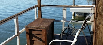 Floating Cabin Lake Guntersville Cabin number 118