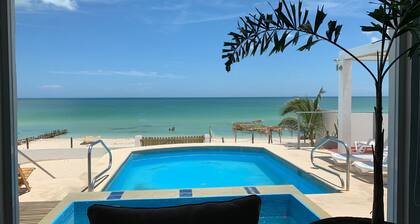Beach front house for the whole family to enjoy at the safest place of Mexico !