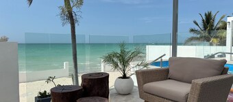 Beach front house for the whole family to enjoy at the safest place of Mexico !