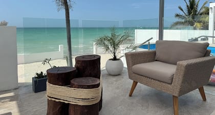 Beach front house for the whole family to enjoy at the safest place of Mexico !
