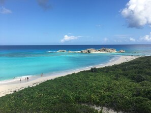Am Strand, Liegestühle, Strandtücher