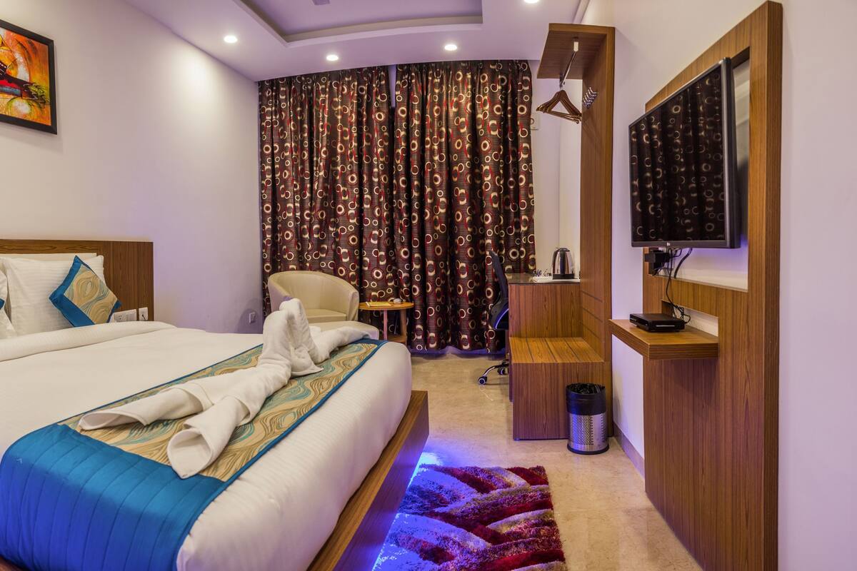 Deluxe kamer | Een bureau, extra bedden (toeslag), gratis wifi, beddengoed