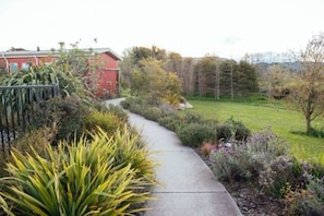 Garden - Eden's Edge Lodge  (Riwaka)