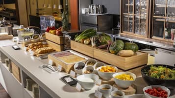 Daily buffet breakfast for a fee