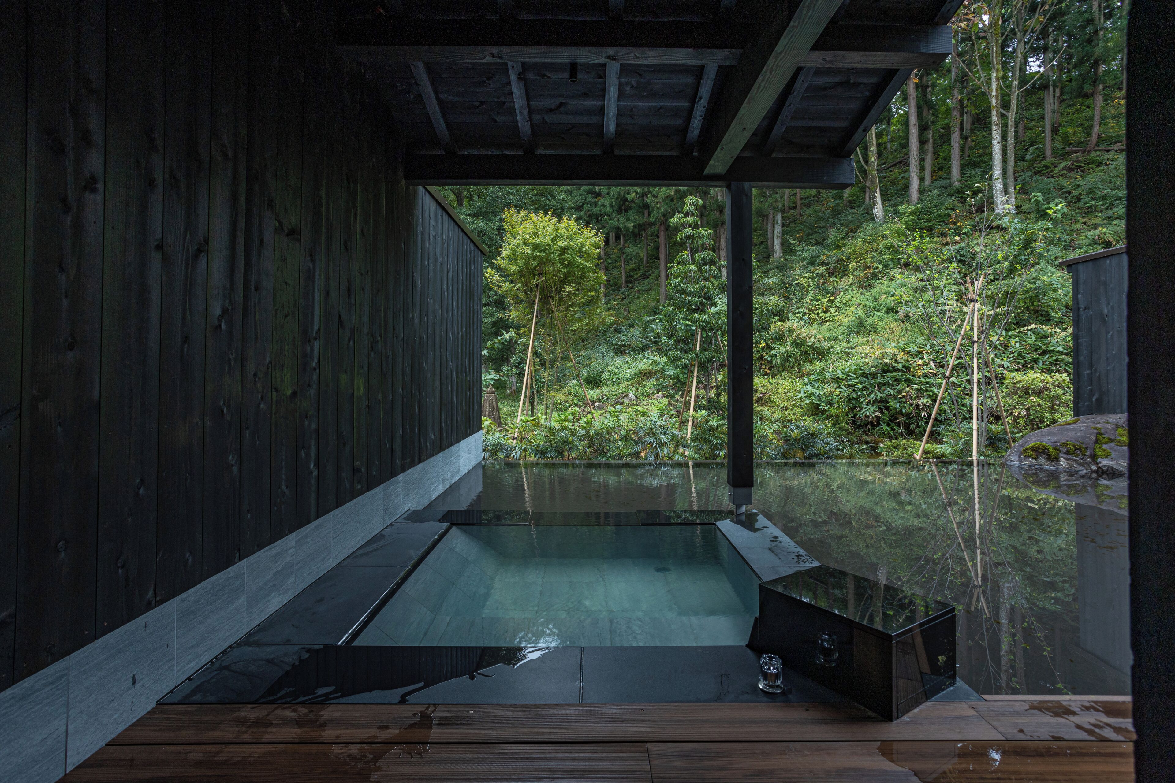 Luxury Villa, Non Smoking | Down comforters, in-room safe, individually decorated, desk