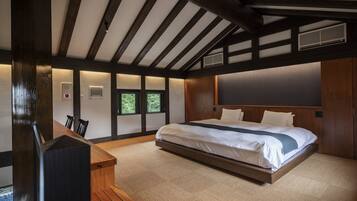 Casa de lujo | Edredón, caja de seguridad en la habitación y ropa de cama