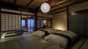 Down comforters, in-room safe, bed sheets, wheelchair access