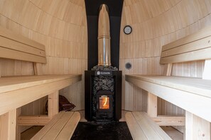 Basic House | Bathroom | Separate tub and shower, deep soaking tub, free toiletries, hair dryer - Ryugon (Minamiuonuma)