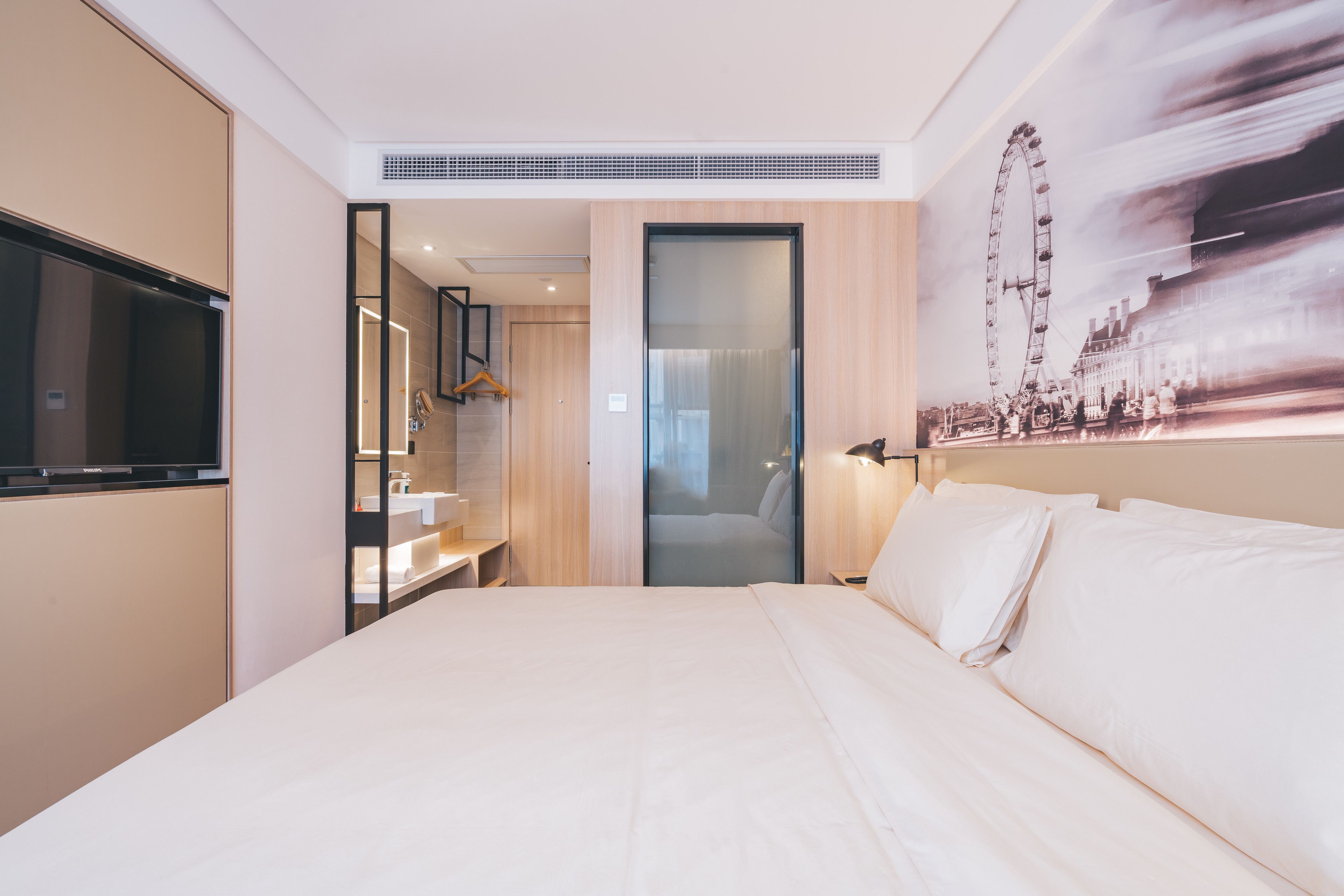 desk, soundproofing, free wifi