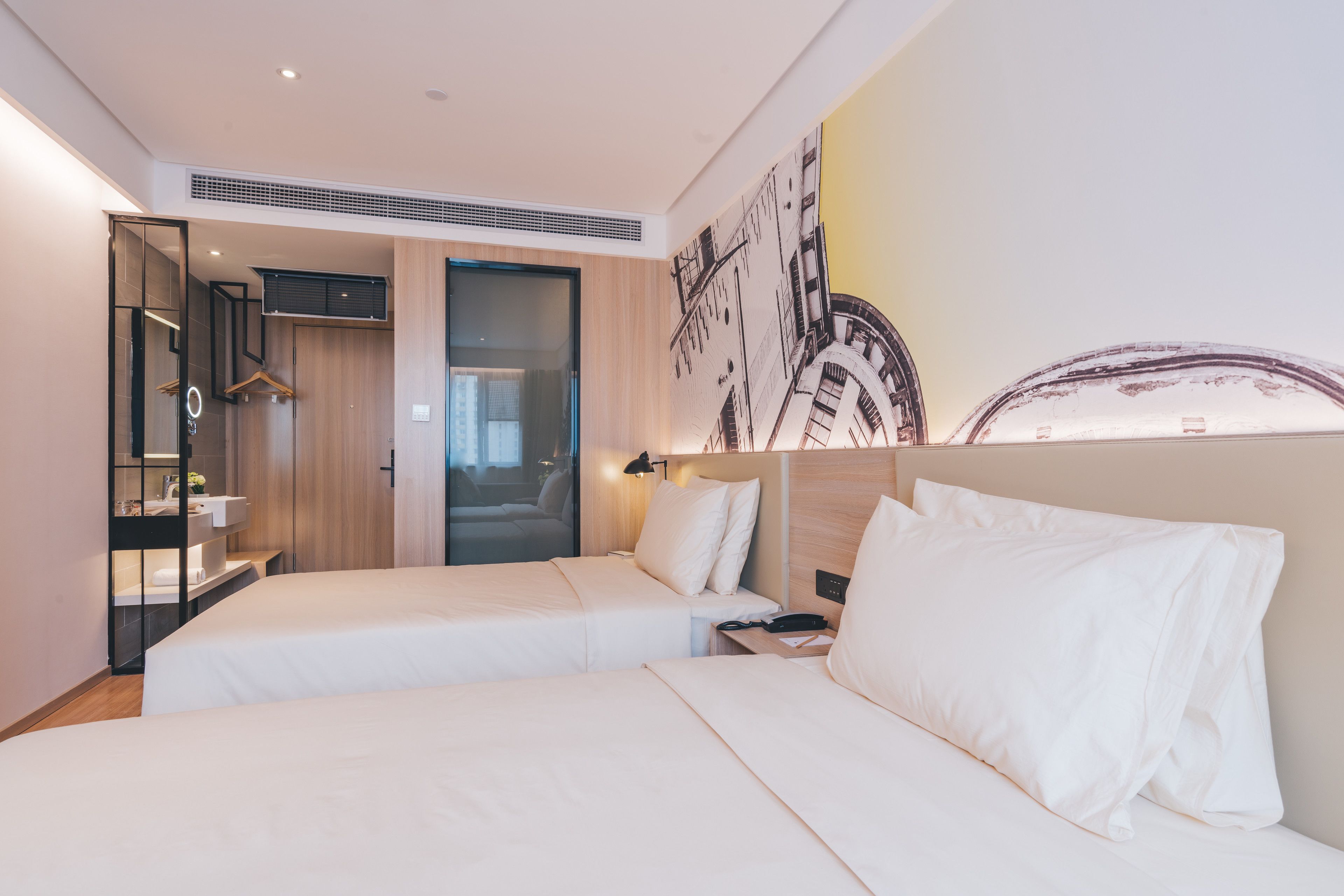 standard twin room | desk, soundproofing, free wifi