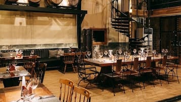 ศูนย์ธุรกิจ